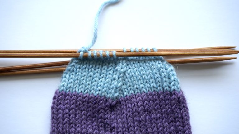 How-to Guide: Knitting with Four Double Pointed Needles