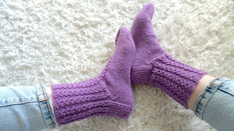 Long Tail Cast On for Knitting Beginners